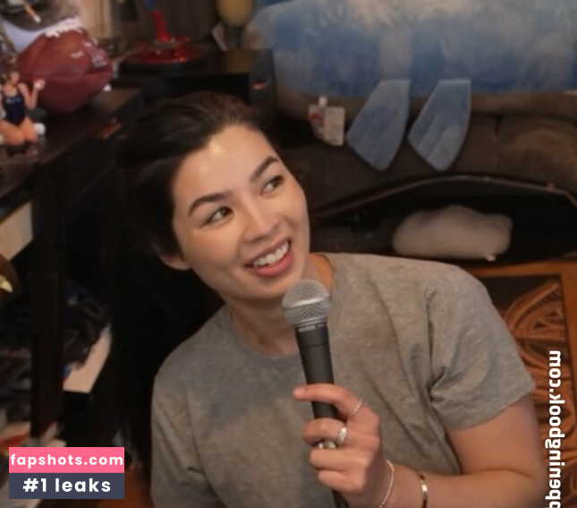 CarolineKwan gallery photo #67