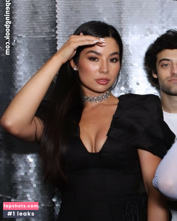 CarolineKwan gallery photo #76