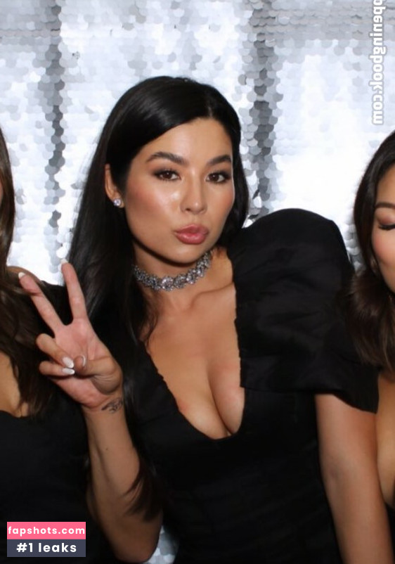 CarolineKwan gallery photo #77