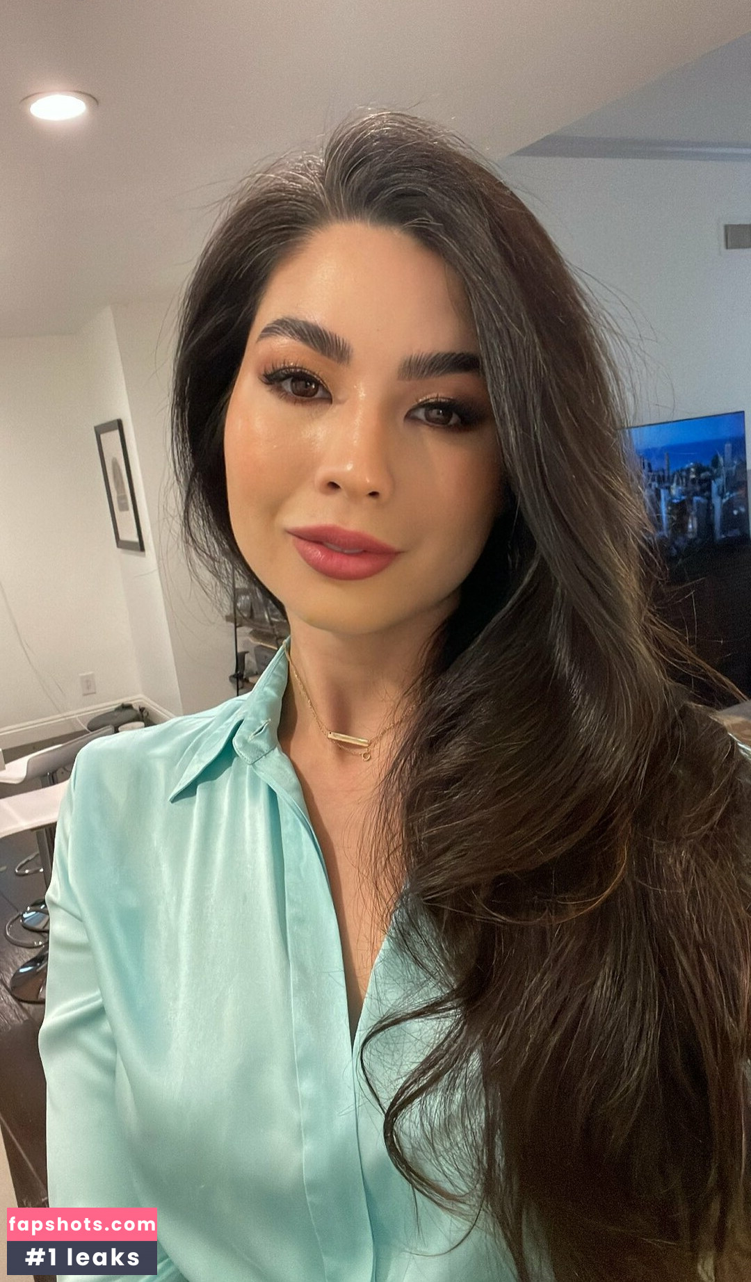 CarolineKwan gallery photo #92