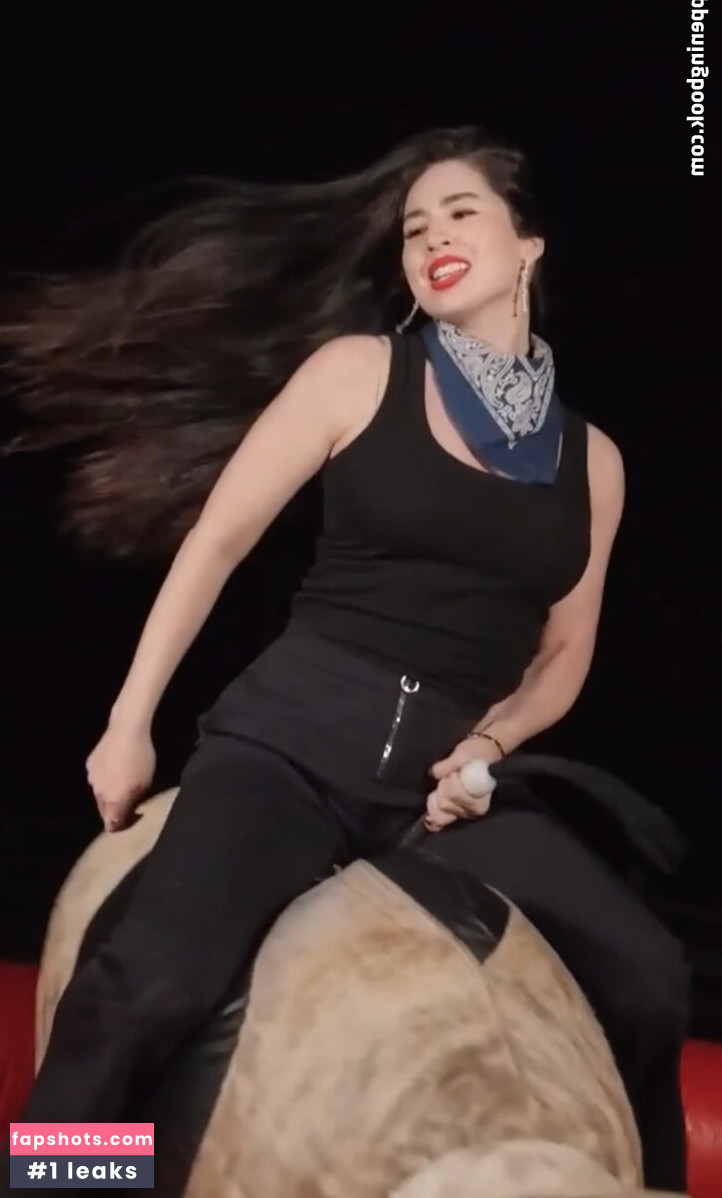 CarolineKwan gallery photo #99