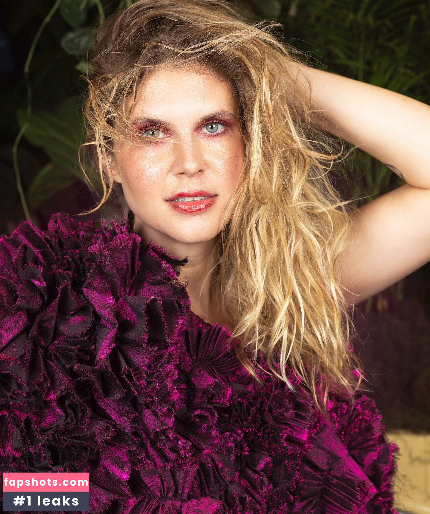 Carolinie Figueiredo gallery photo #4