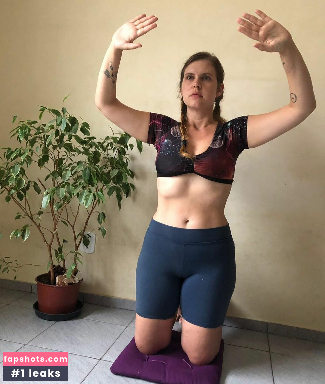 Carolinie Figueiredo gallery photo #8