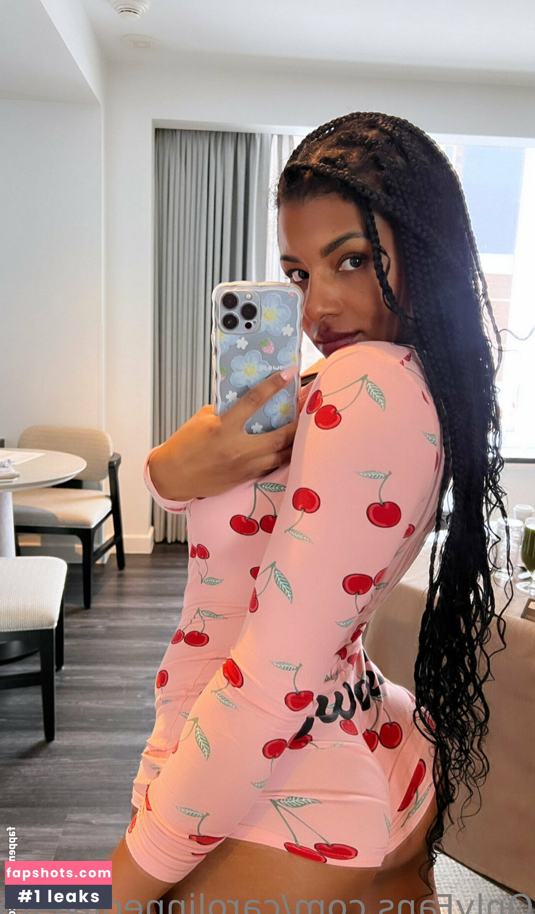 carolinneoliveirafree gallery photo #2