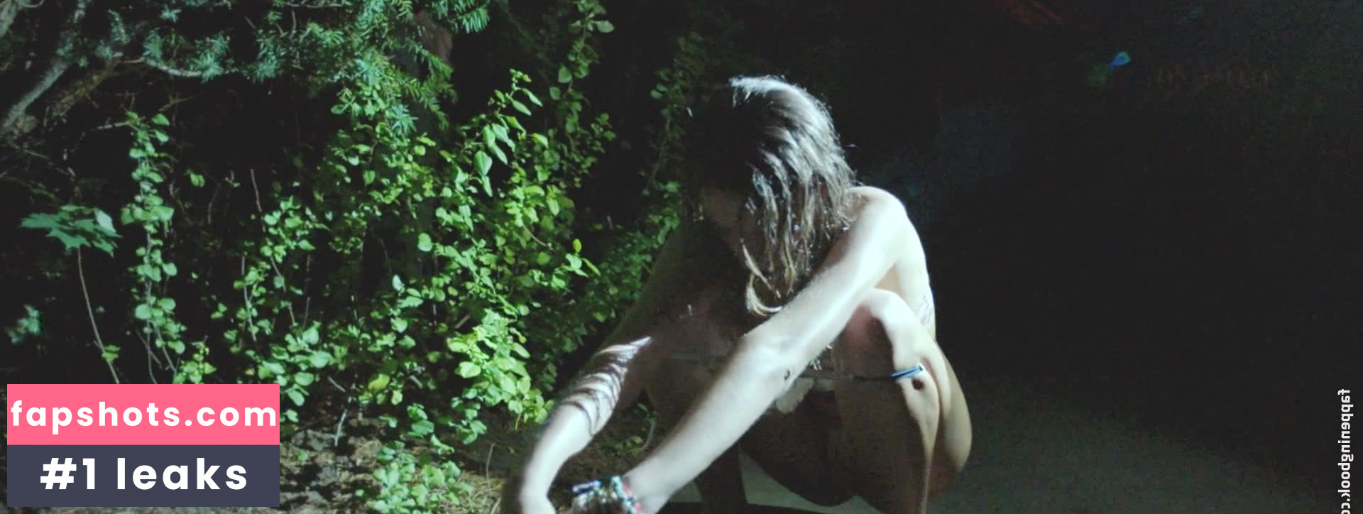 Carolyn Genzkow nude babe gallery