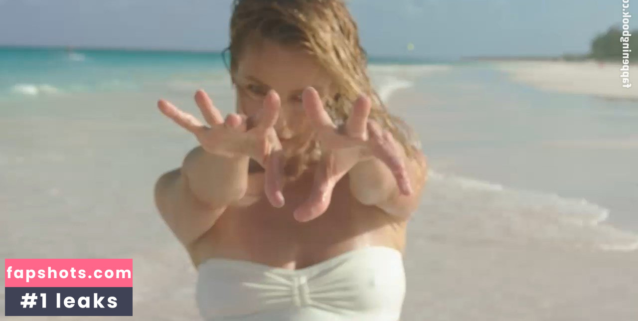 Carolyn Murphy gallery photo #120