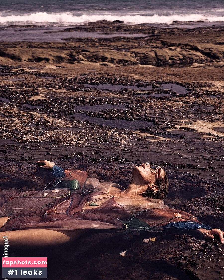 Carolyn Murphy gallery photo #19