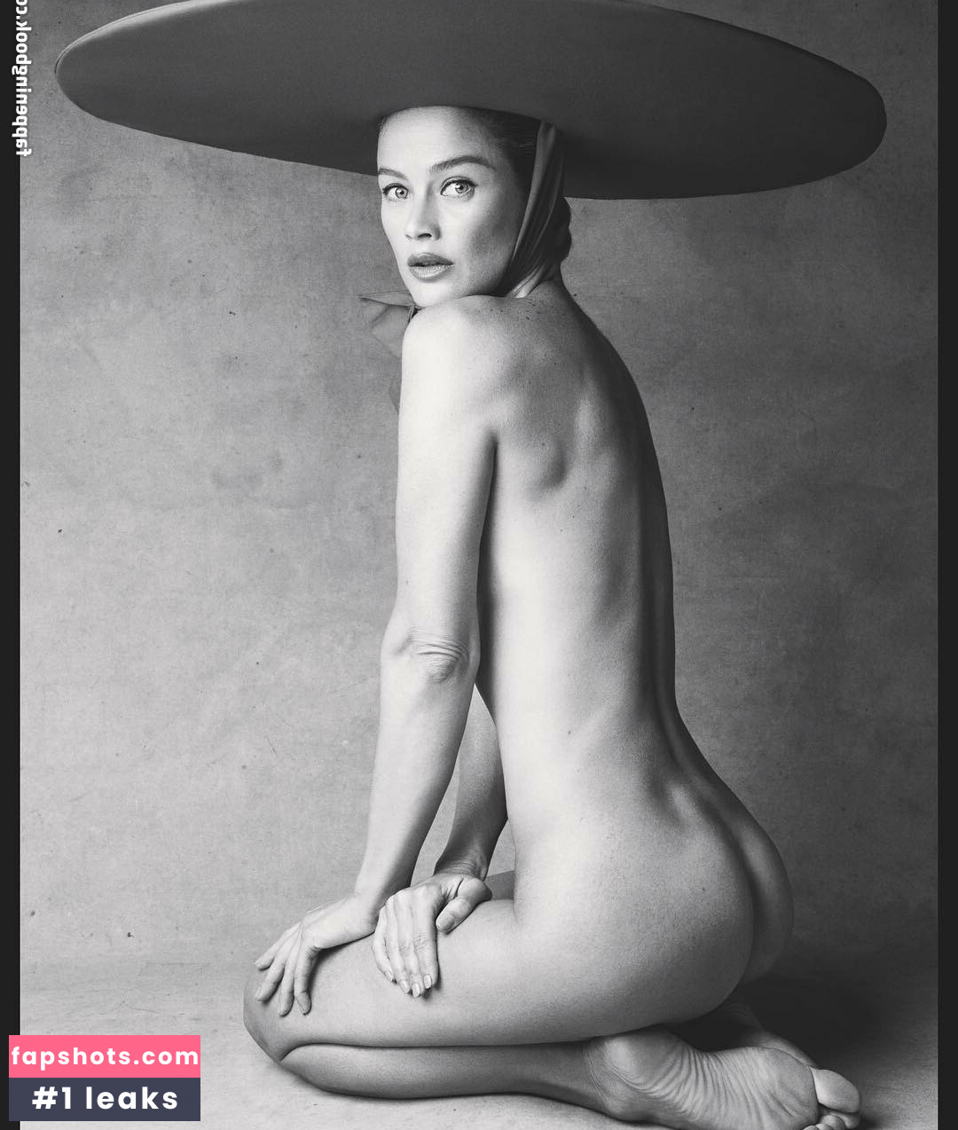 Carolyn Murphy gallery photo #27