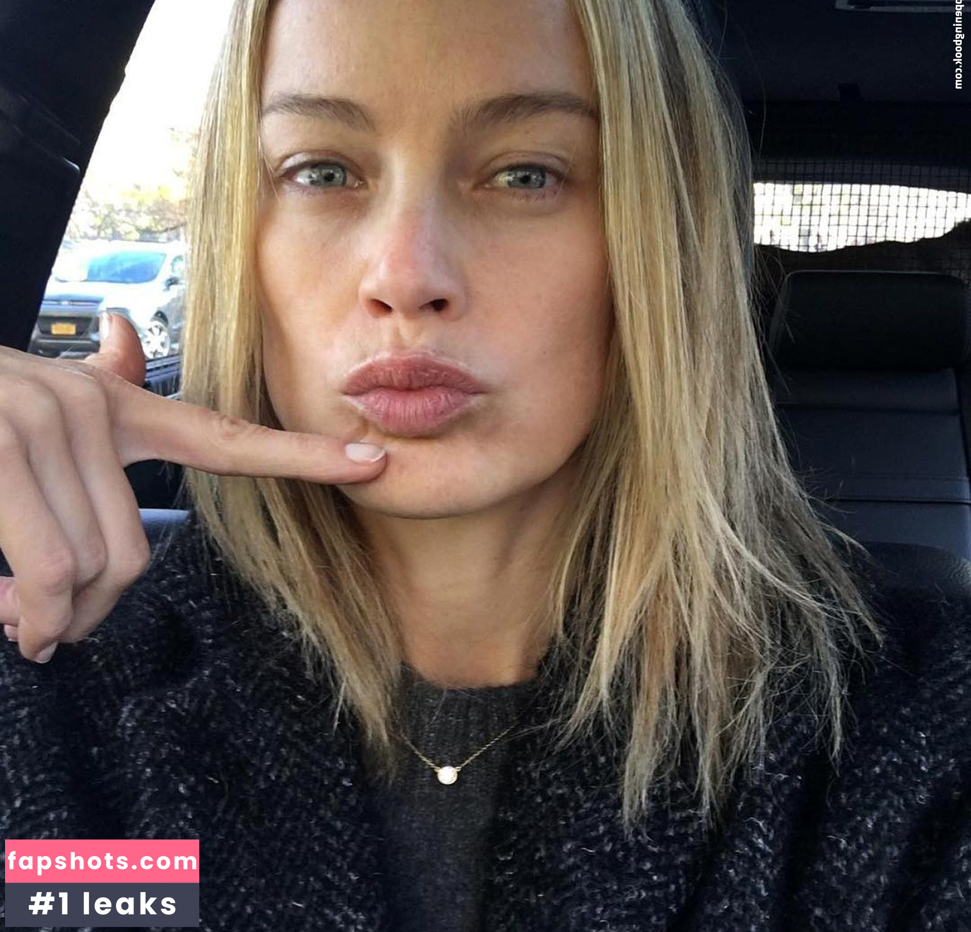 Carolyn Murphy gallery photo #46