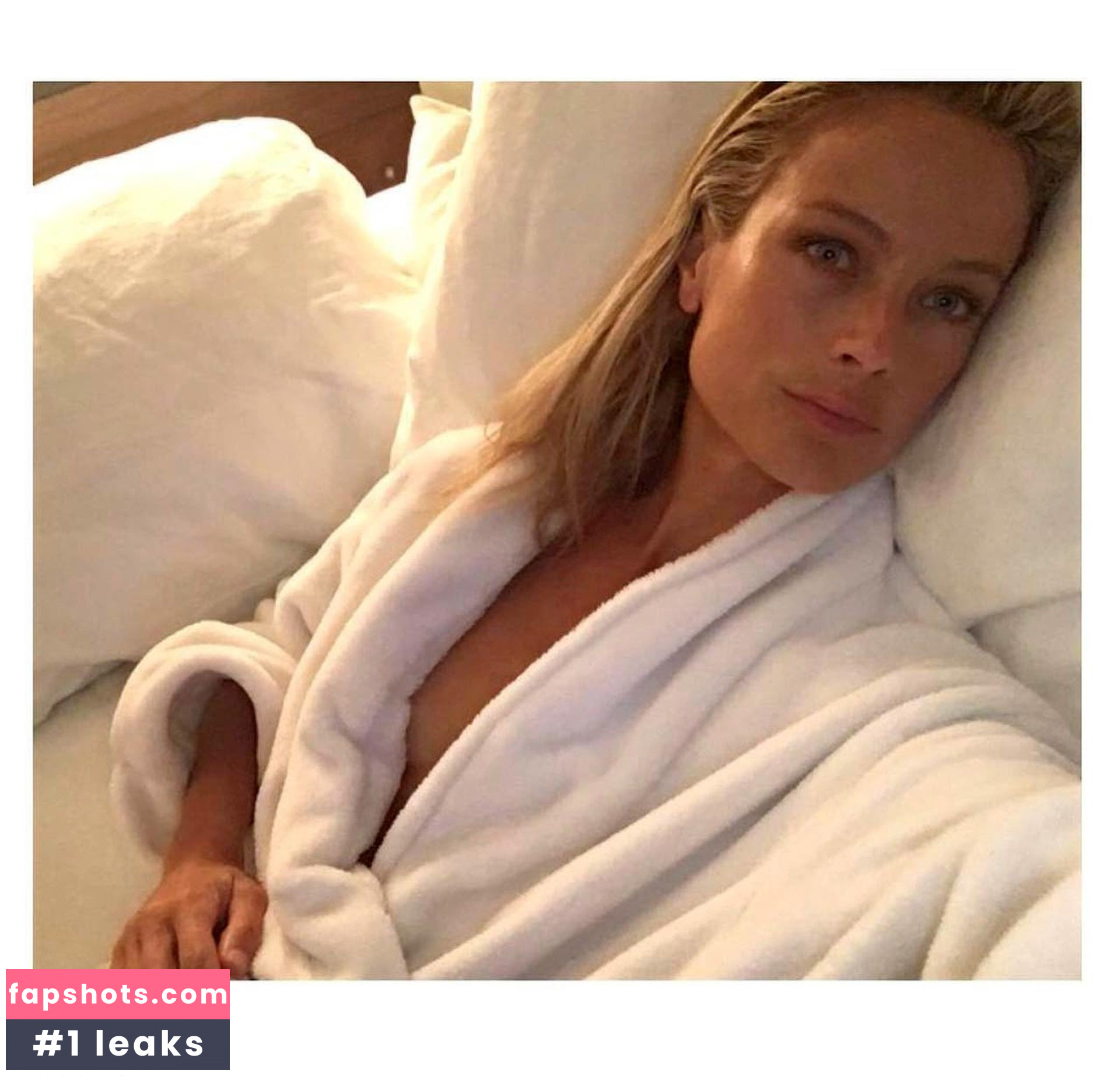 Carolyn Murphy gallery photo #49