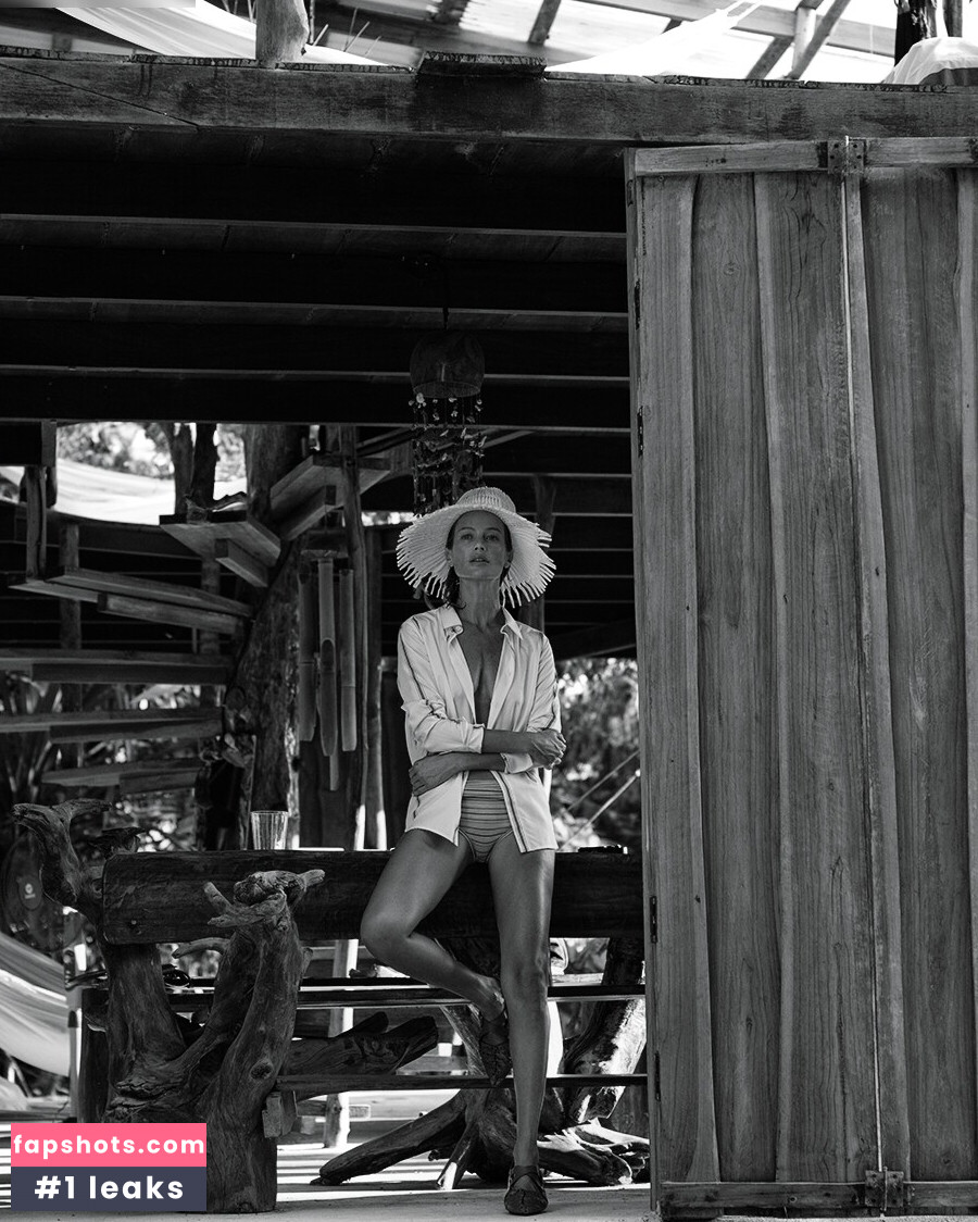 Carolyn Murphy gallery photo #7