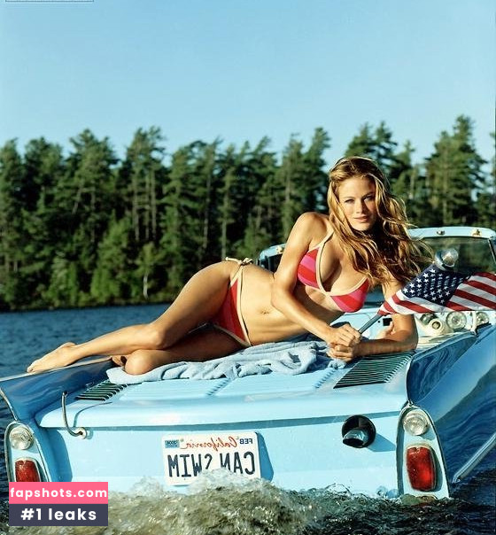 Carolyn Murphy gallery photo #62