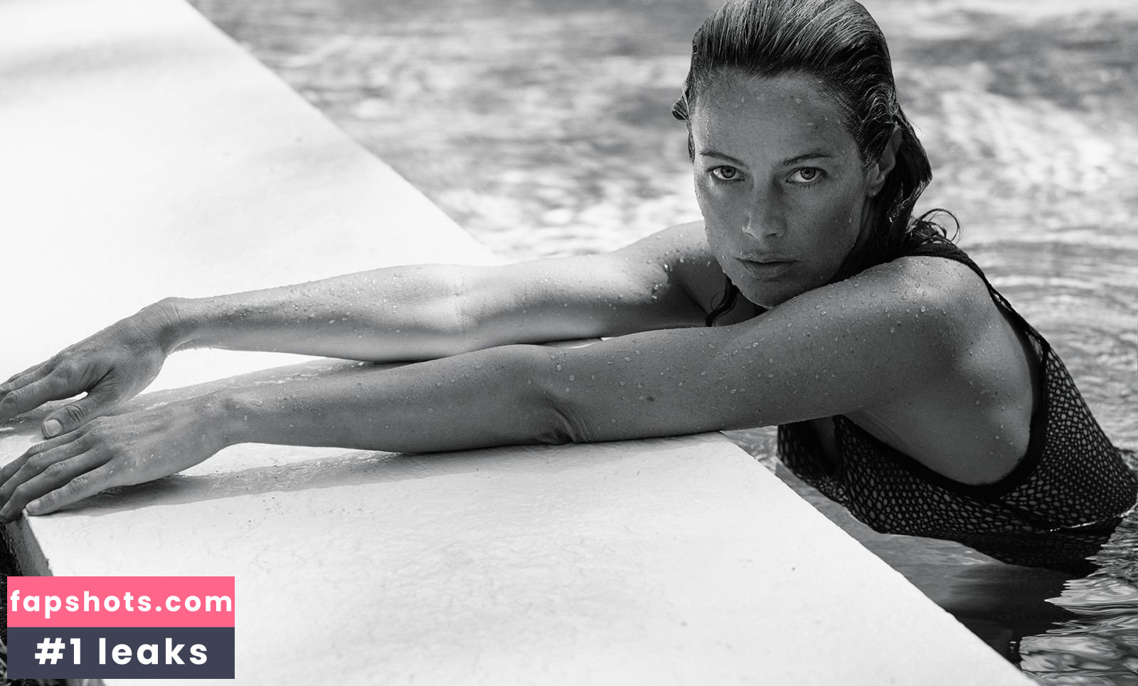 Carolyn Murphy gallery photo #89