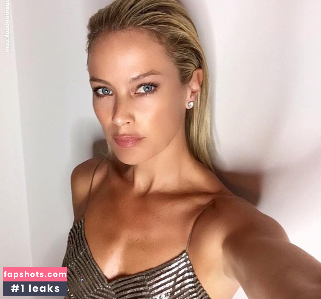 Carolyn Murphy gallery photo #93