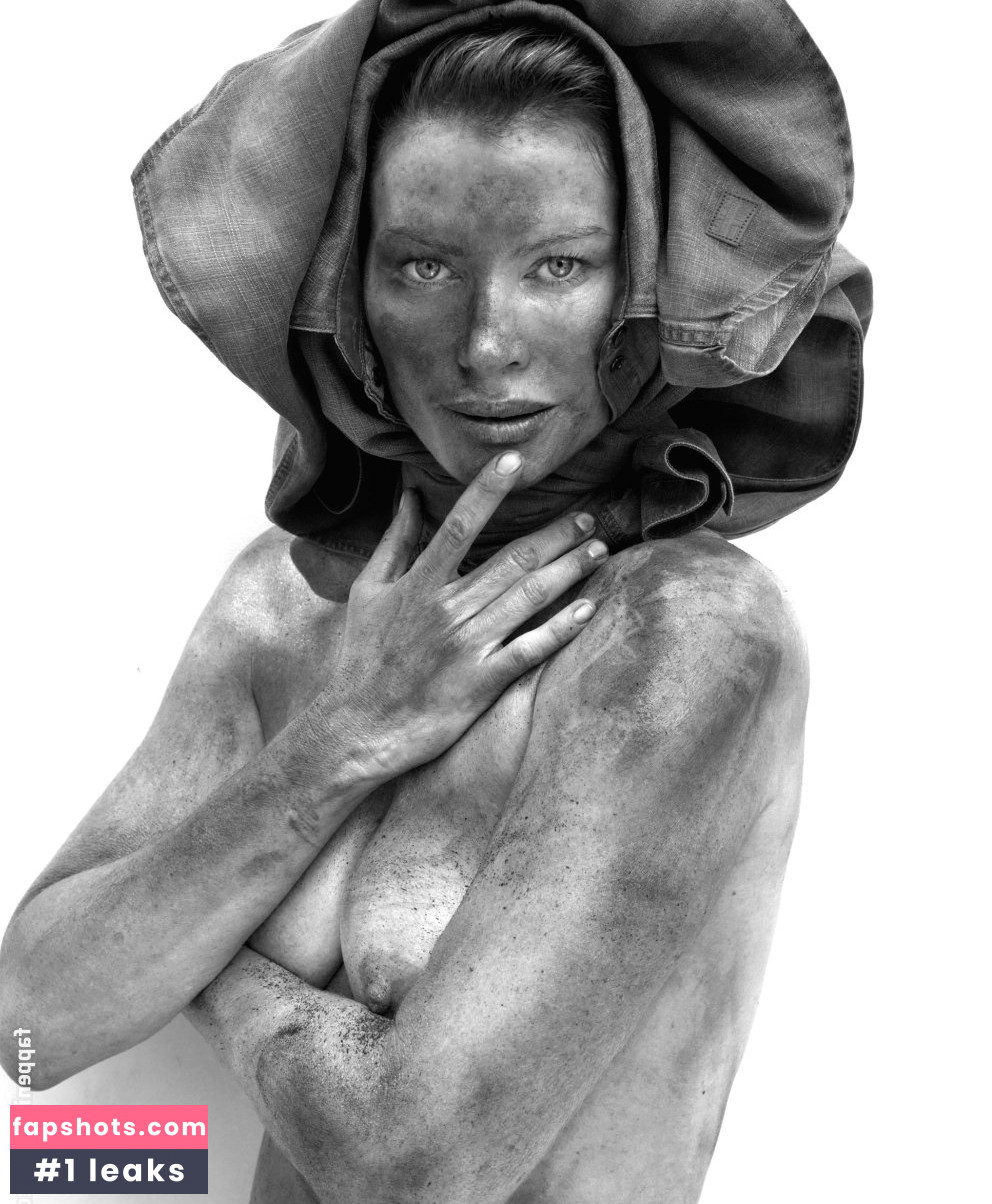 Carré Otis gallery photo #58