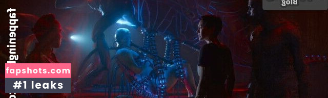 Carrie-Anne Moss gallery photo #2