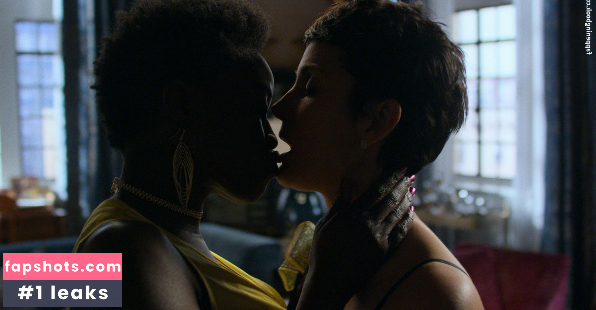 Carrie-Anne Moss gallery photo #103