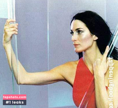 Carrie-Anne Moss gallery photo #110