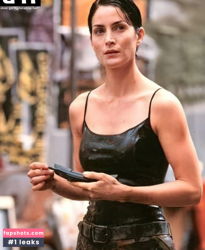 Carrie-Anne Moss gallery photo #20