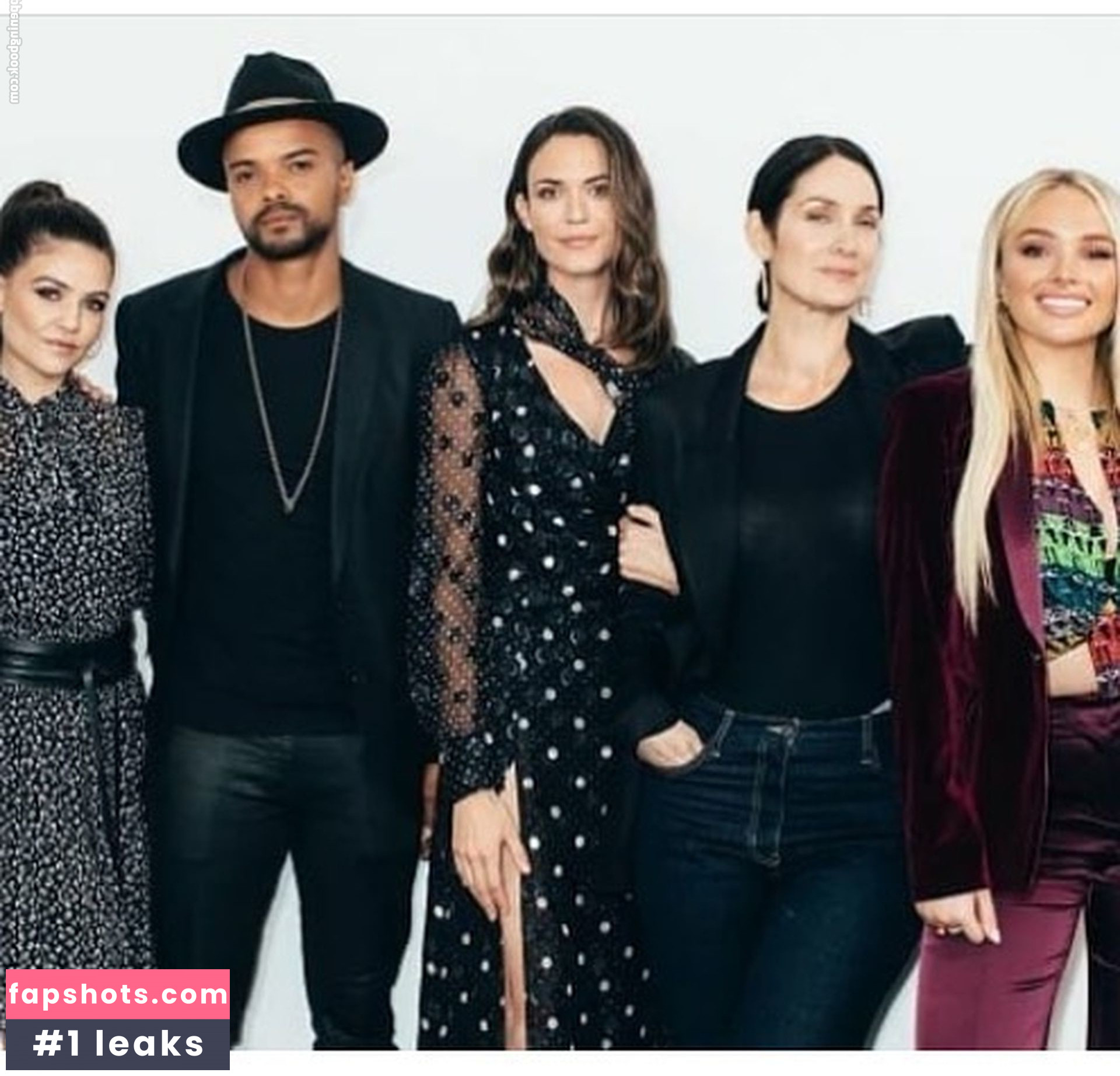 Carrie-Anne Moss gallery photo #75