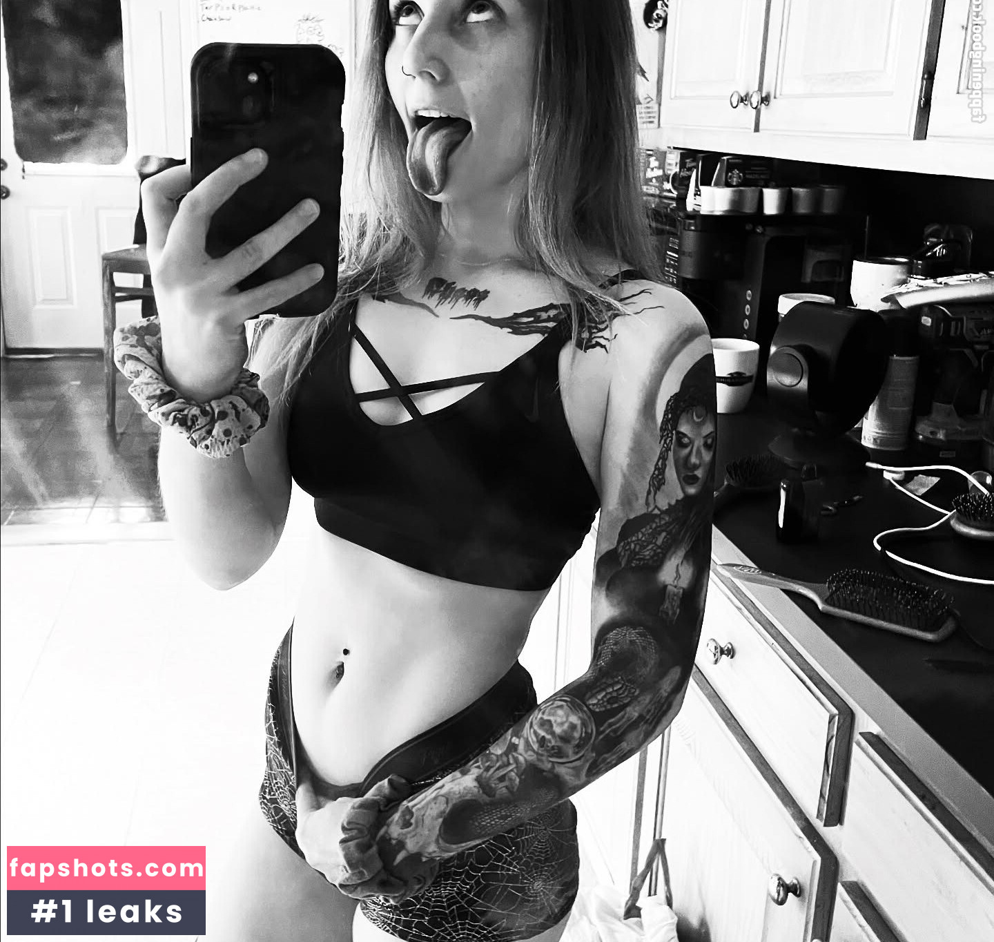 Carrie Cannie gallery photo #45