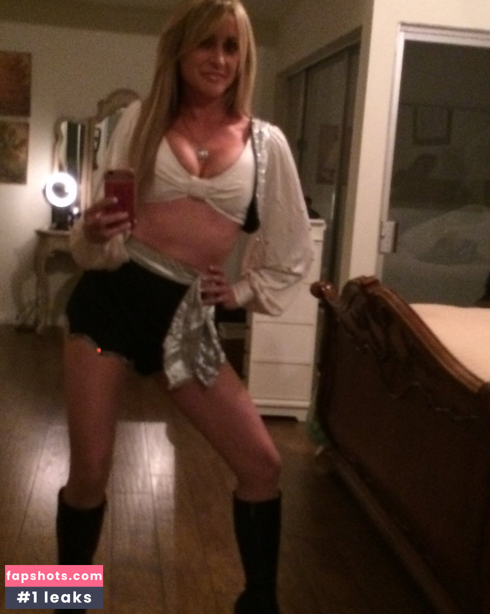 Carrie Michalka gallery photo #12