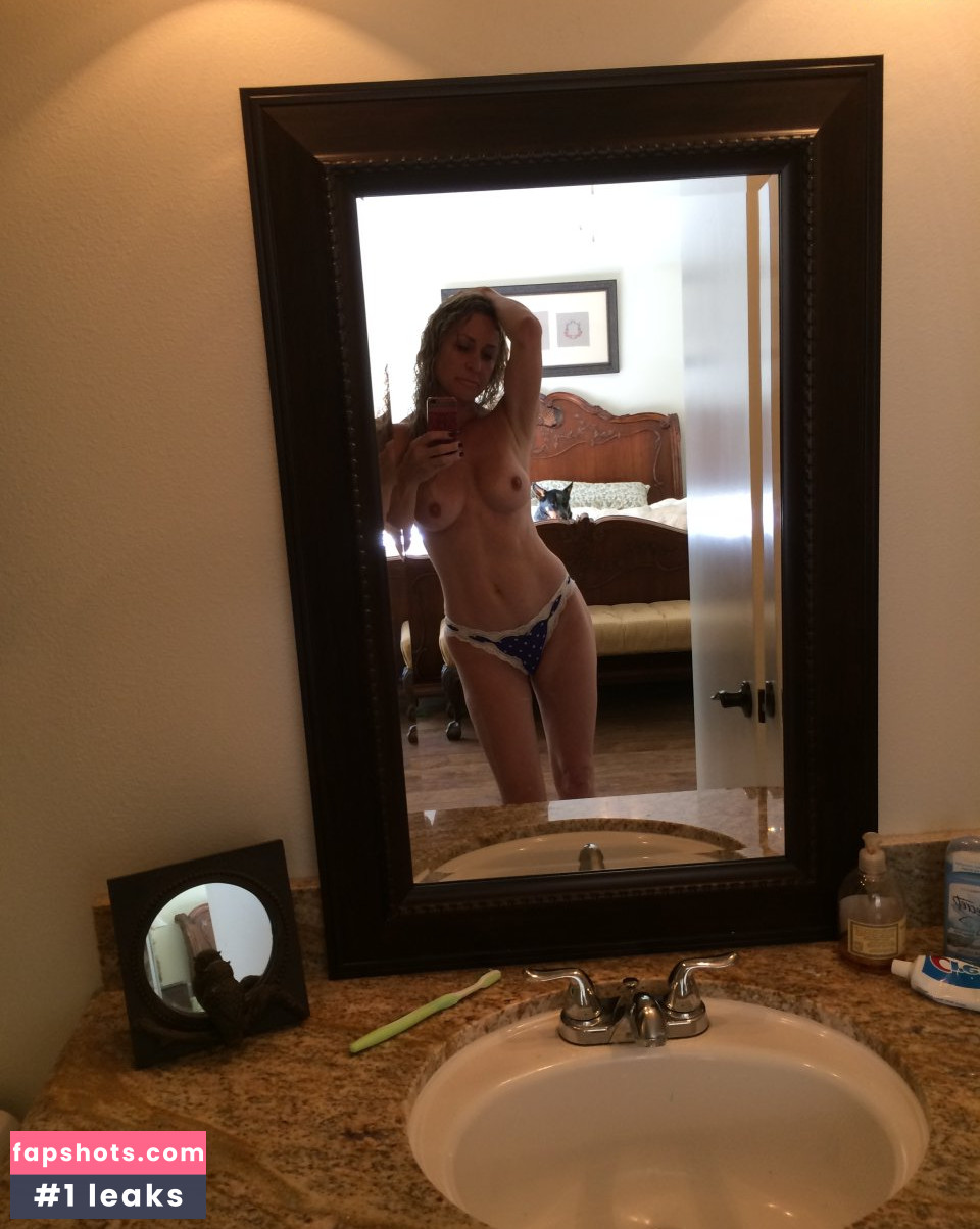 Carrie Michalka gallery photo #18