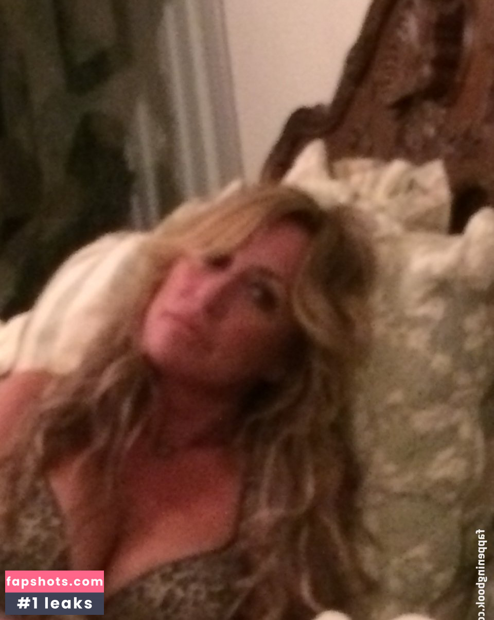 Carrie Michalka gallery photo #27