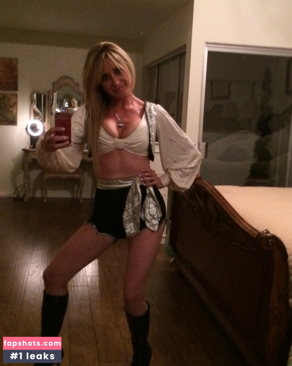 Carrie Michalka gallery photo #37