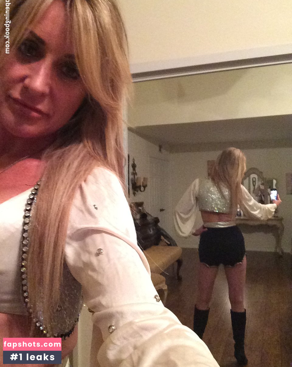 Carrie Michalka gallery photo #6