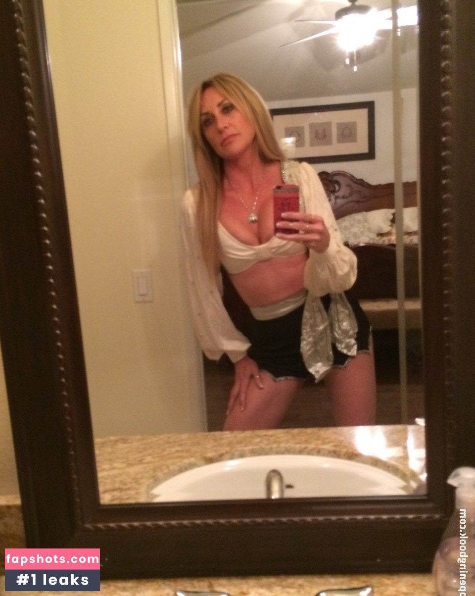 Carrie Michalka gallery photo #9