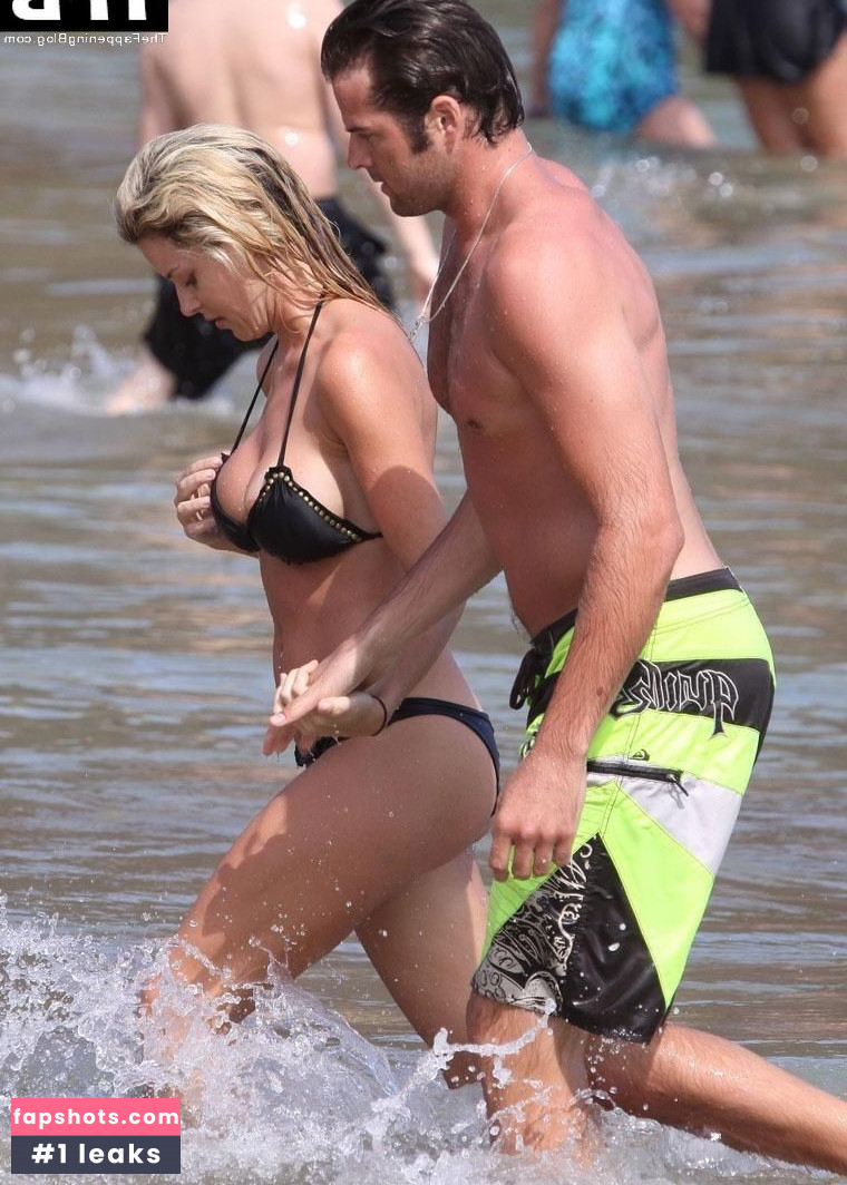 Carrie Prejean gallery photo #2