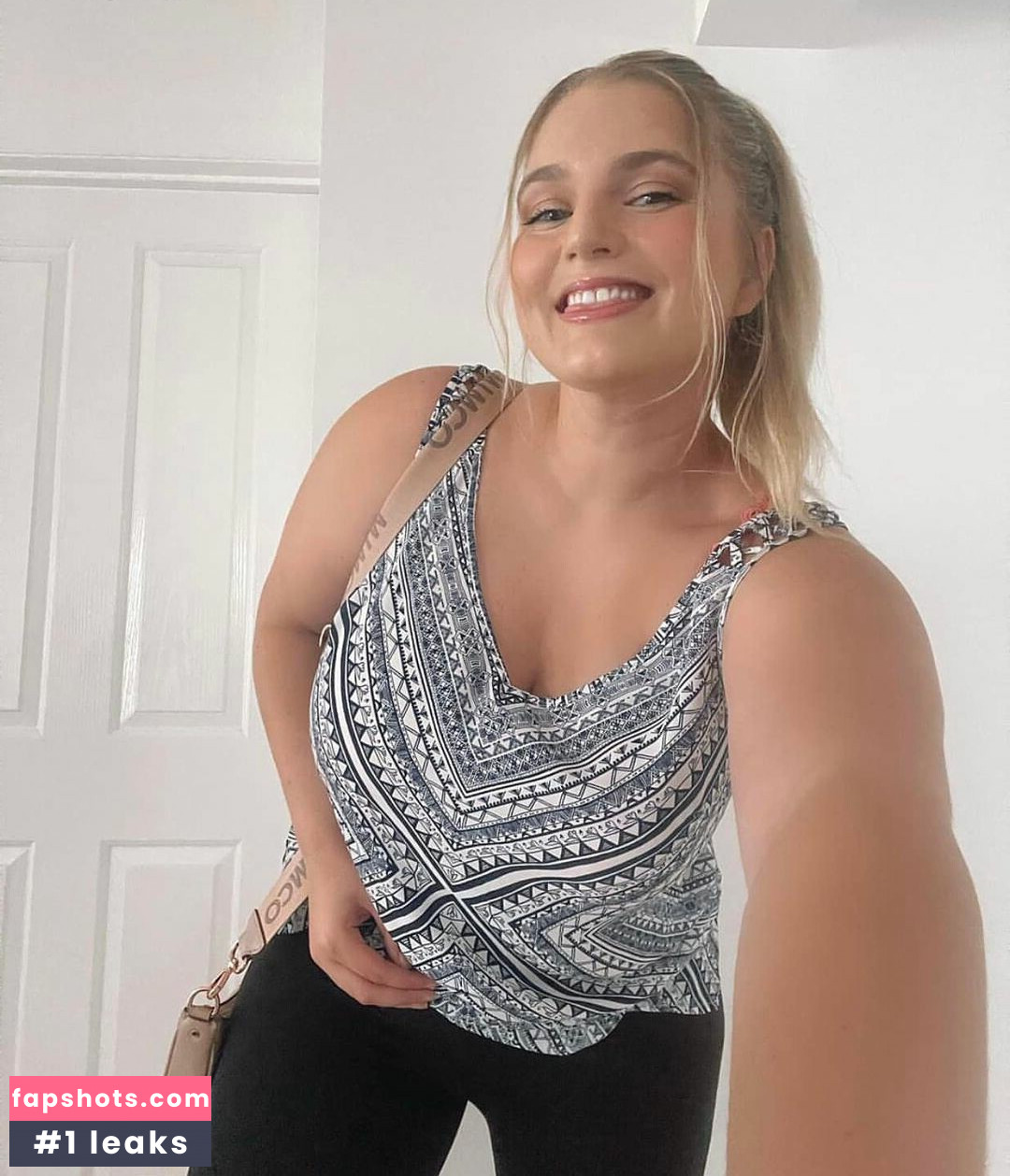 Casey Leigh gallery photo #119