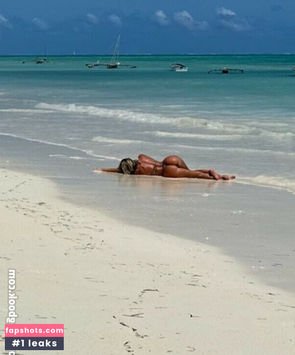 Casi Davis gallery photo #33