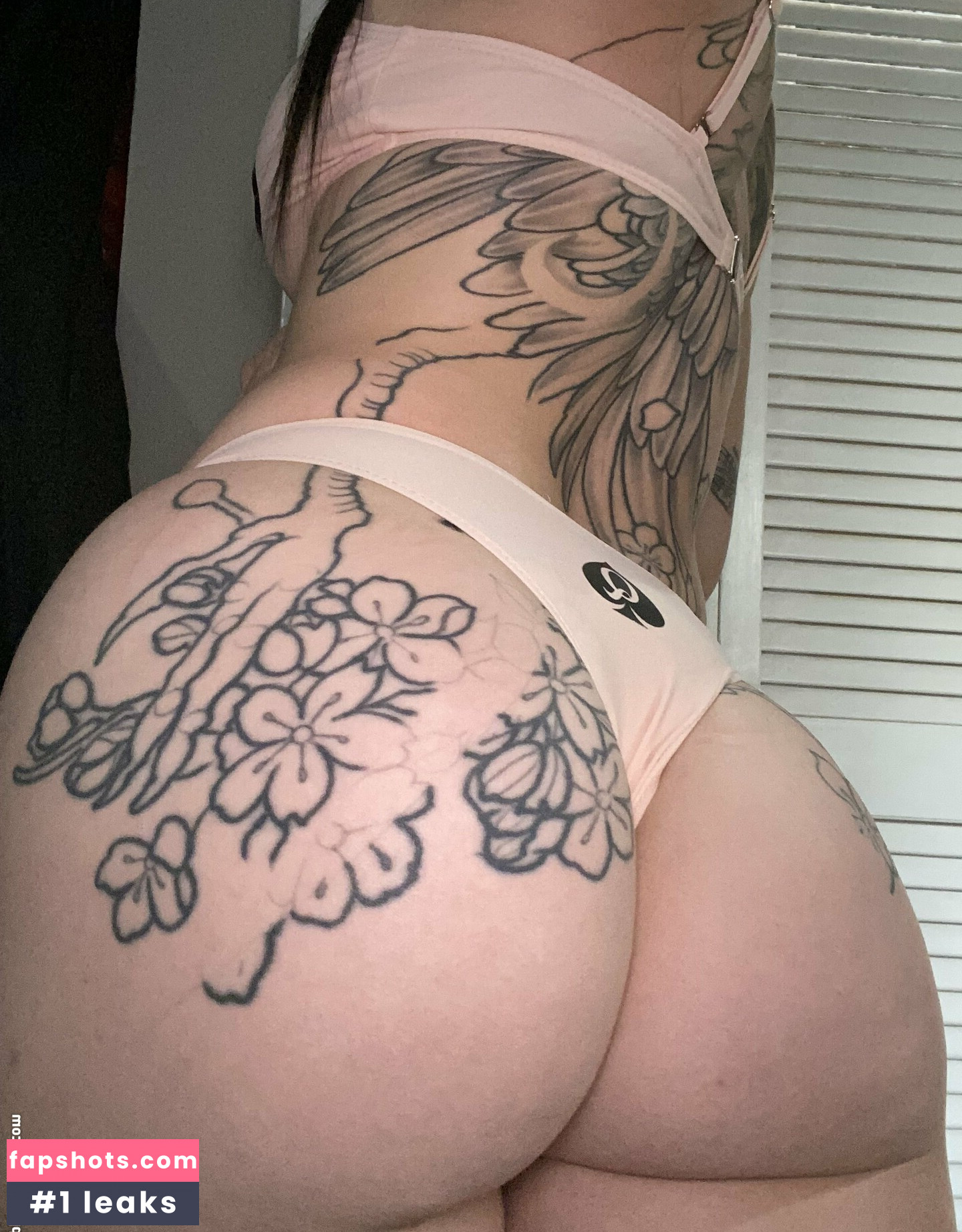 Casi Torres gallery photo #2