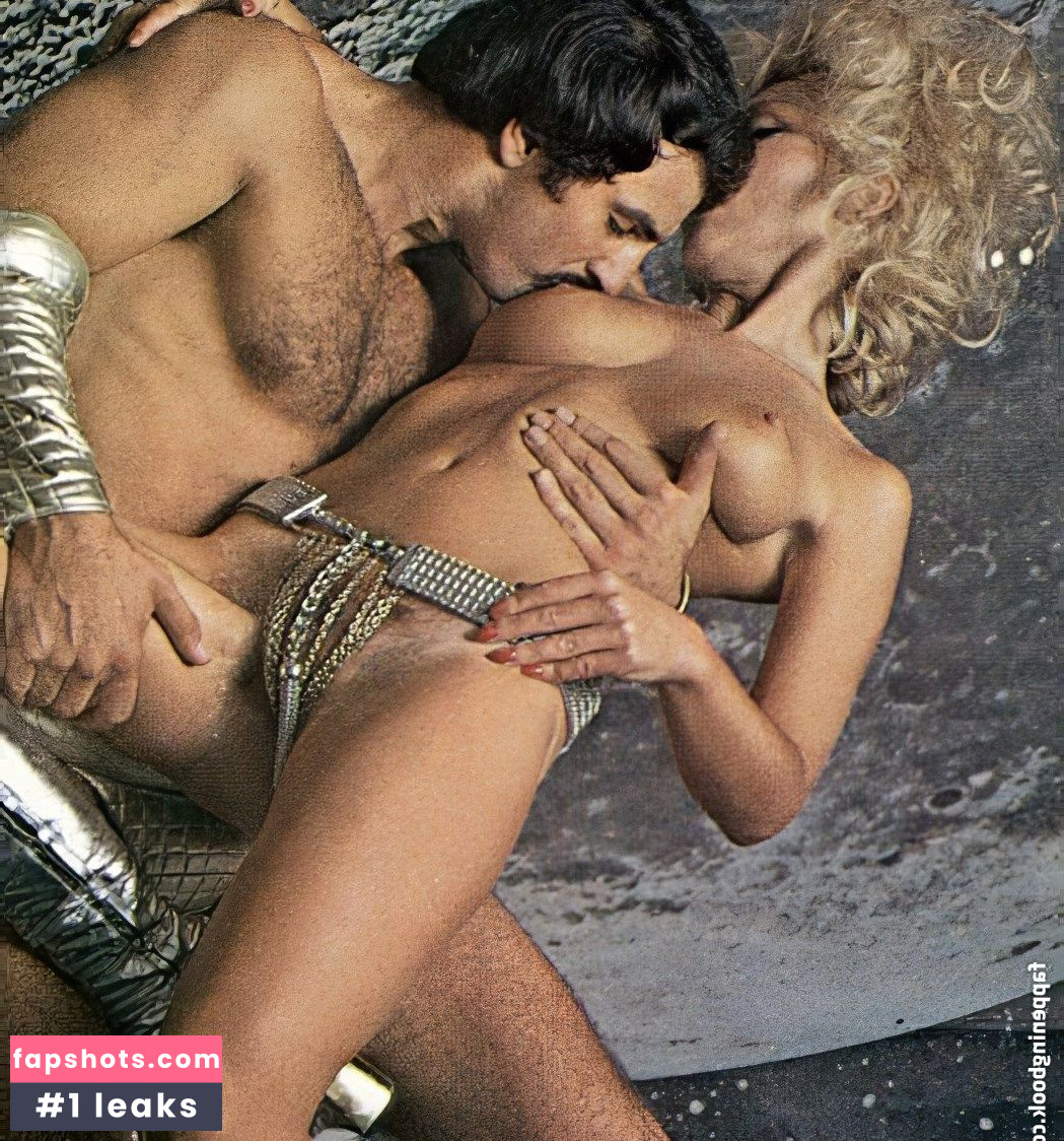 Cassandra Peterson gallery photo #59