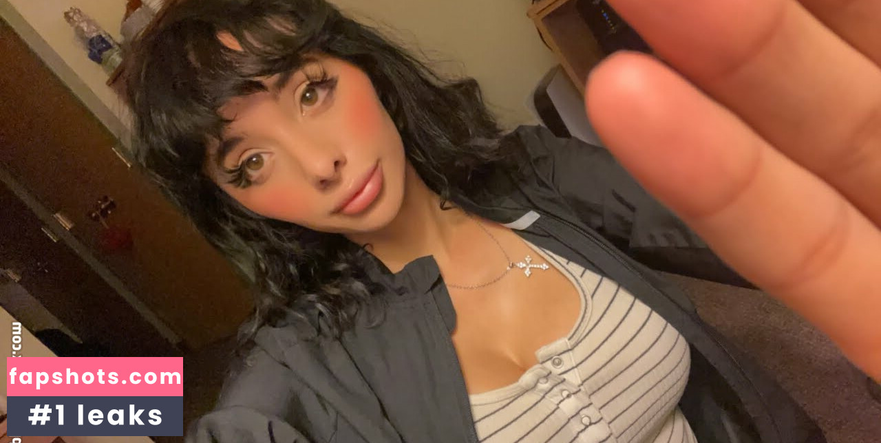 Cassandra S. nude babe gallery