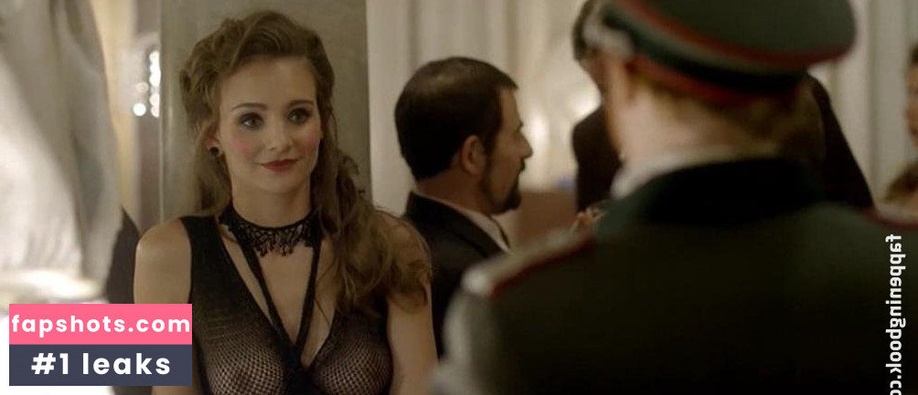 Cassandre Vittu de Kerraoul nude babe gallery