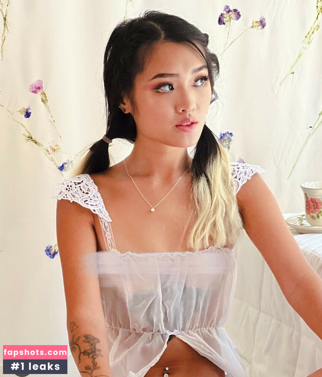 Casshole Yee Nude Leaks OnlyFans Photos #6 - Fapshots