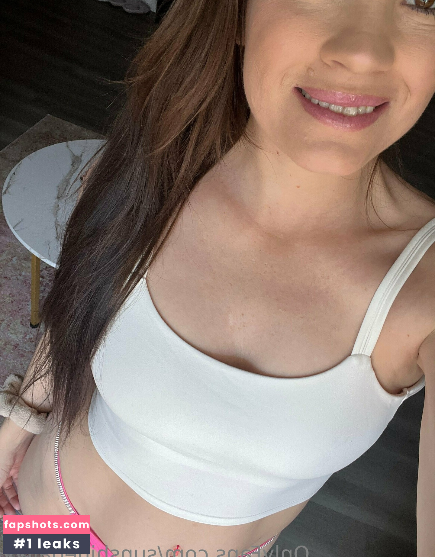 Cassie Belle nude babe gallery