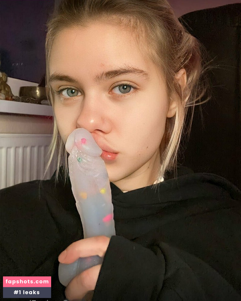 cassie_flower gallery photo #802