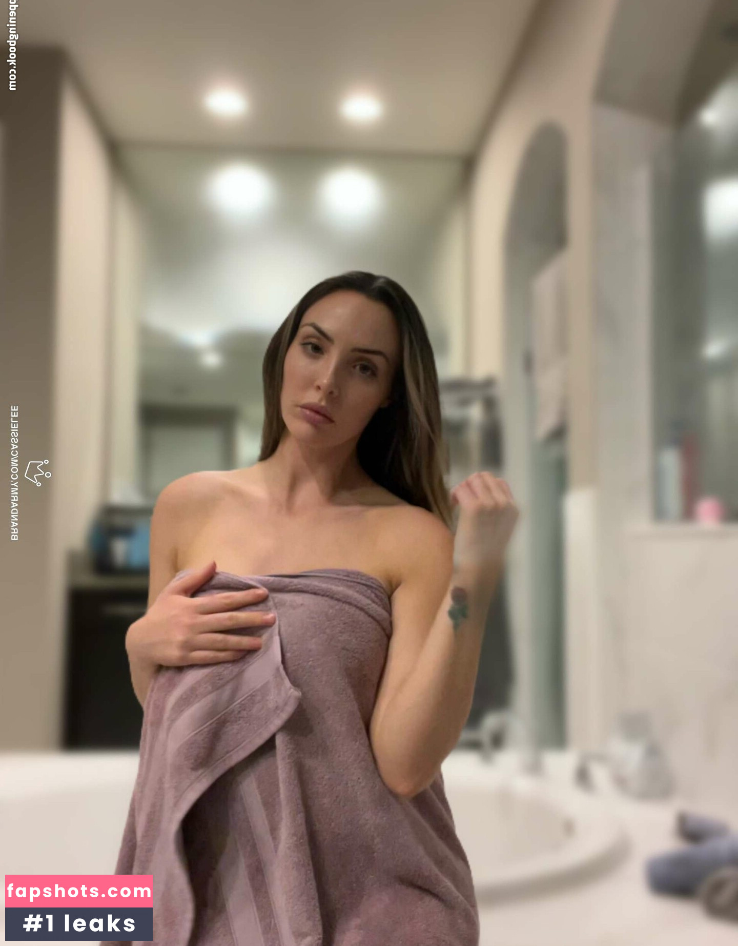 Cassie Lee gallery photo #123