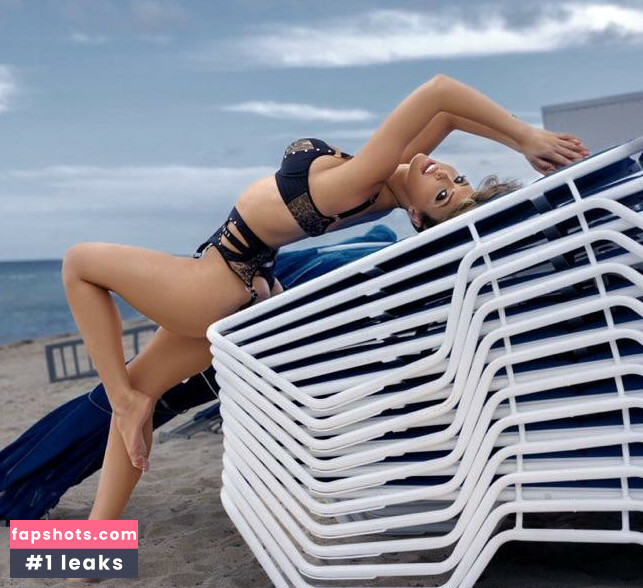 Cassie Lee gallery photo #585