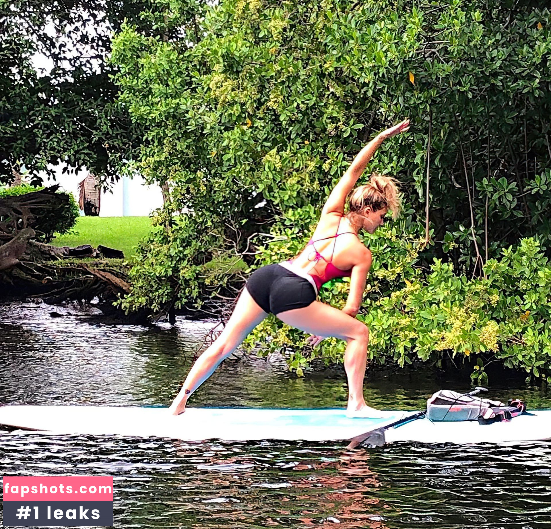 Cassie Scerbo gallery photo #20