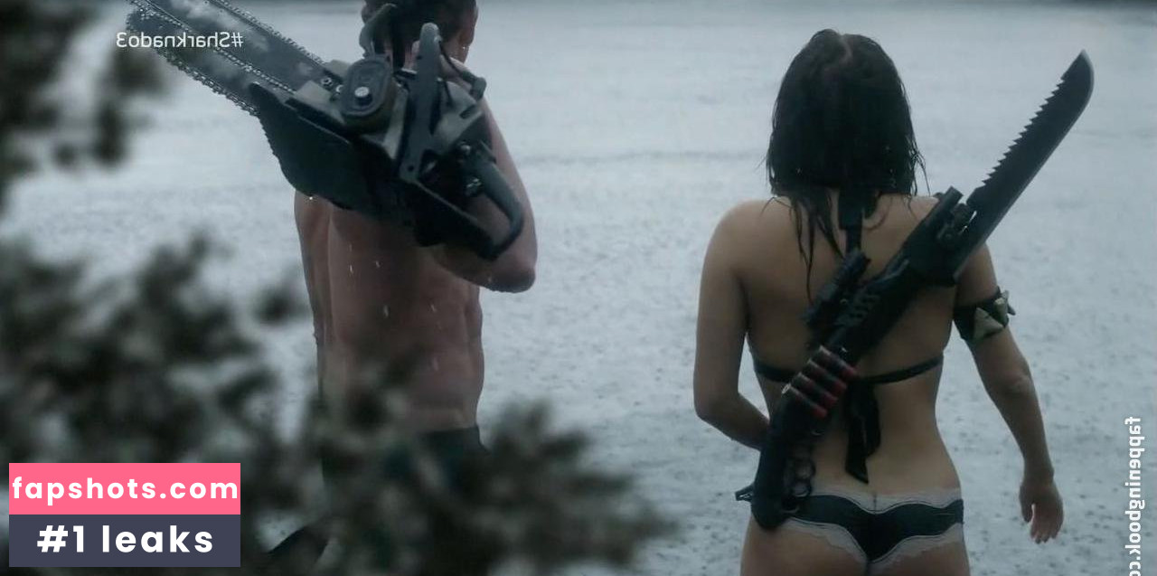 Cassie Scerbo nude babe gallery