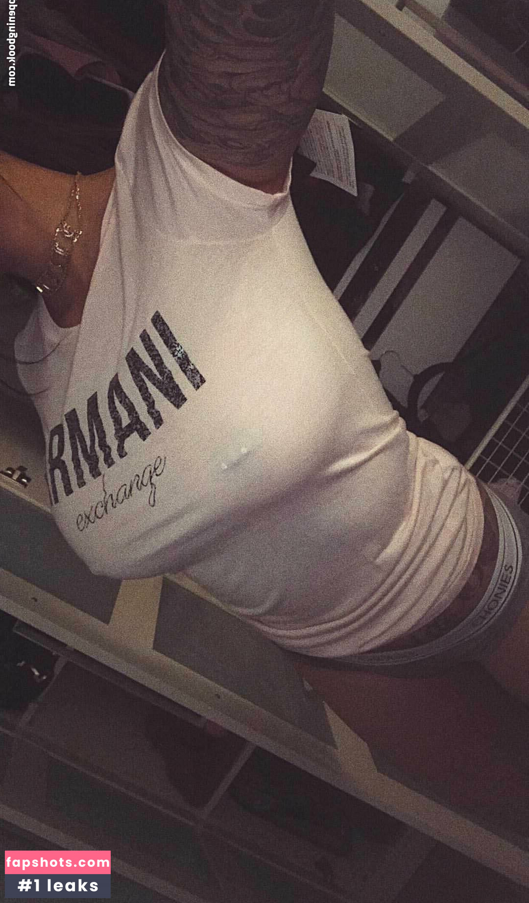 Cassie Vanity gallery photo #5