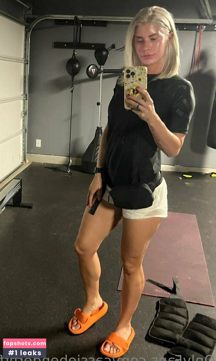 cassiebenderfitfree gallery photo #2