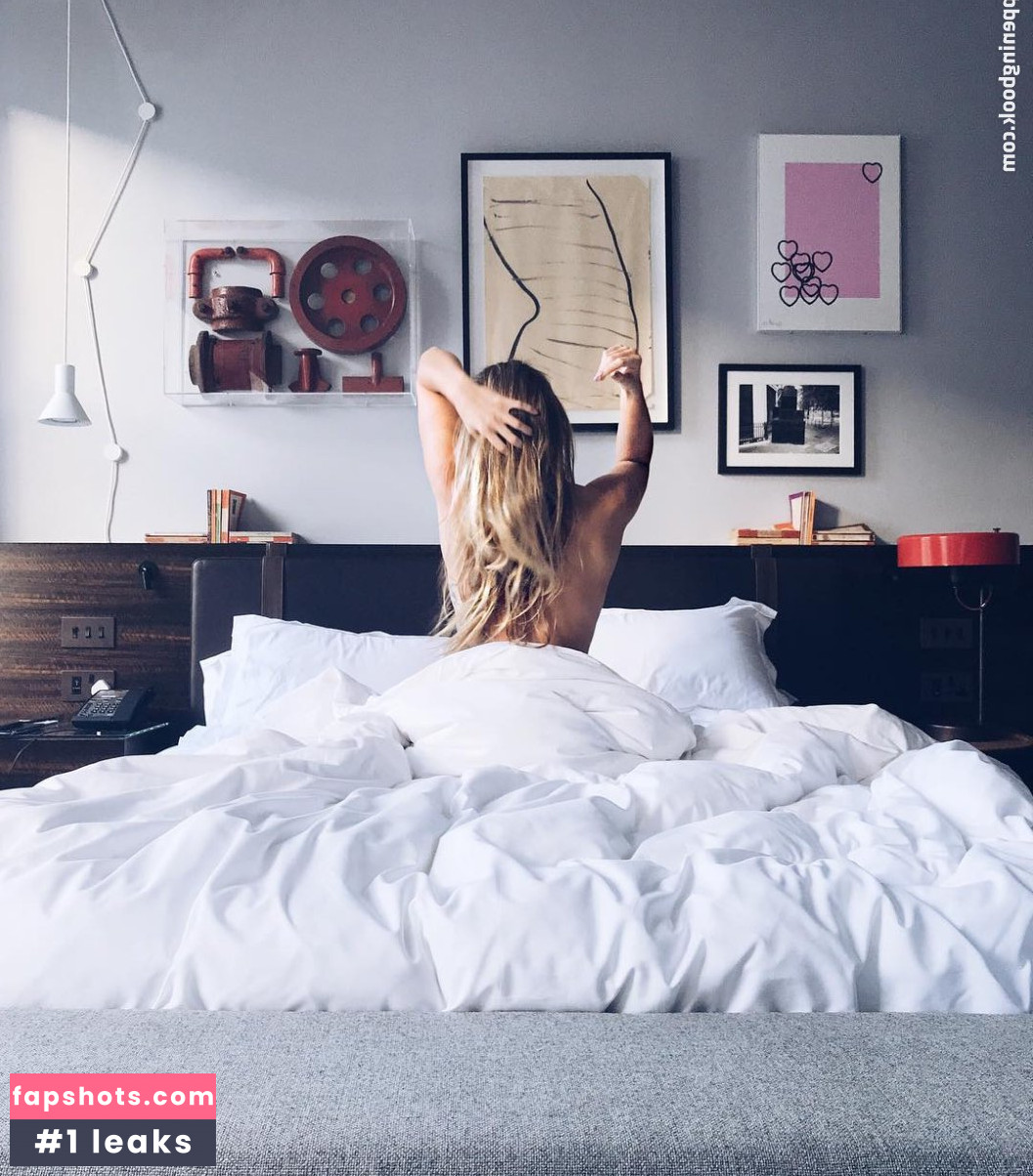 Cat Meffan gallery photo #36