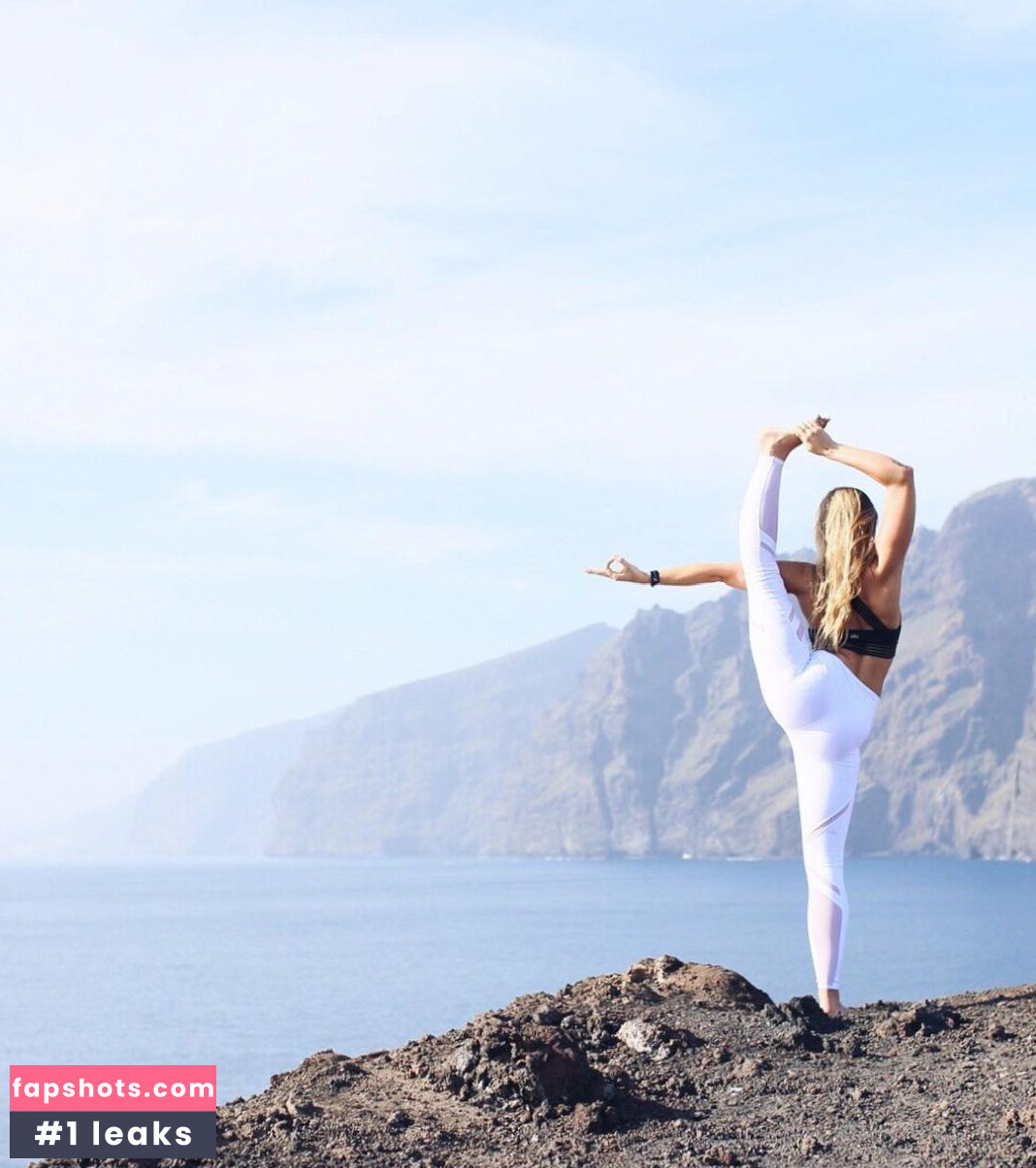 Cat Meffan gallery photo #43