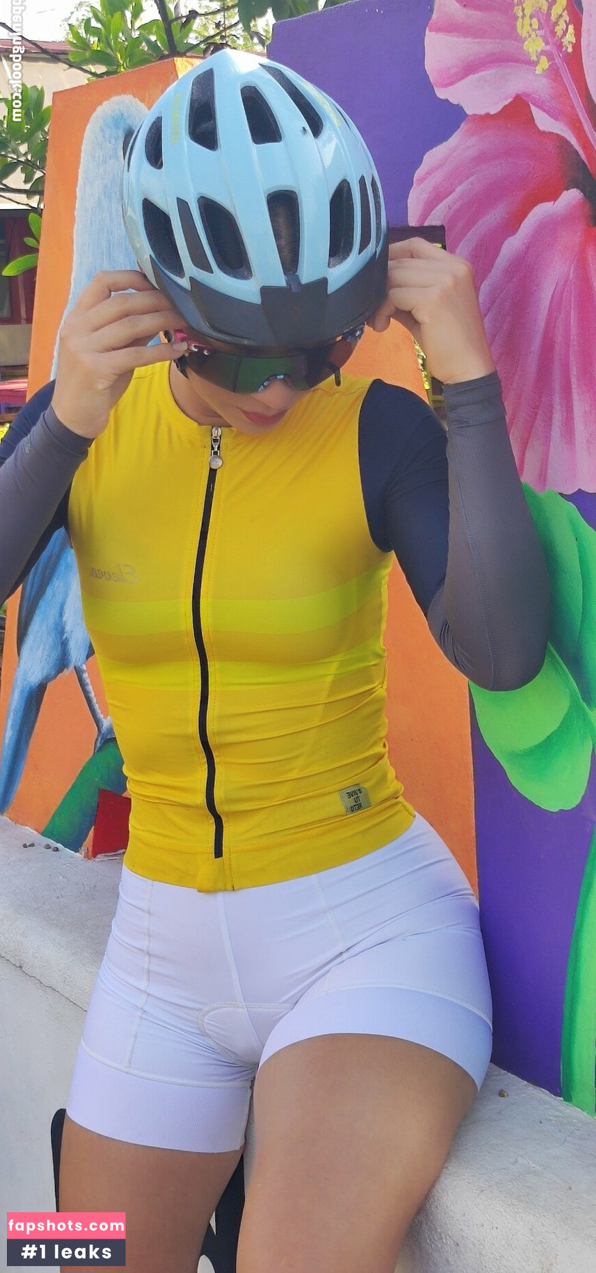 Catalina Cruz gallery photo #34